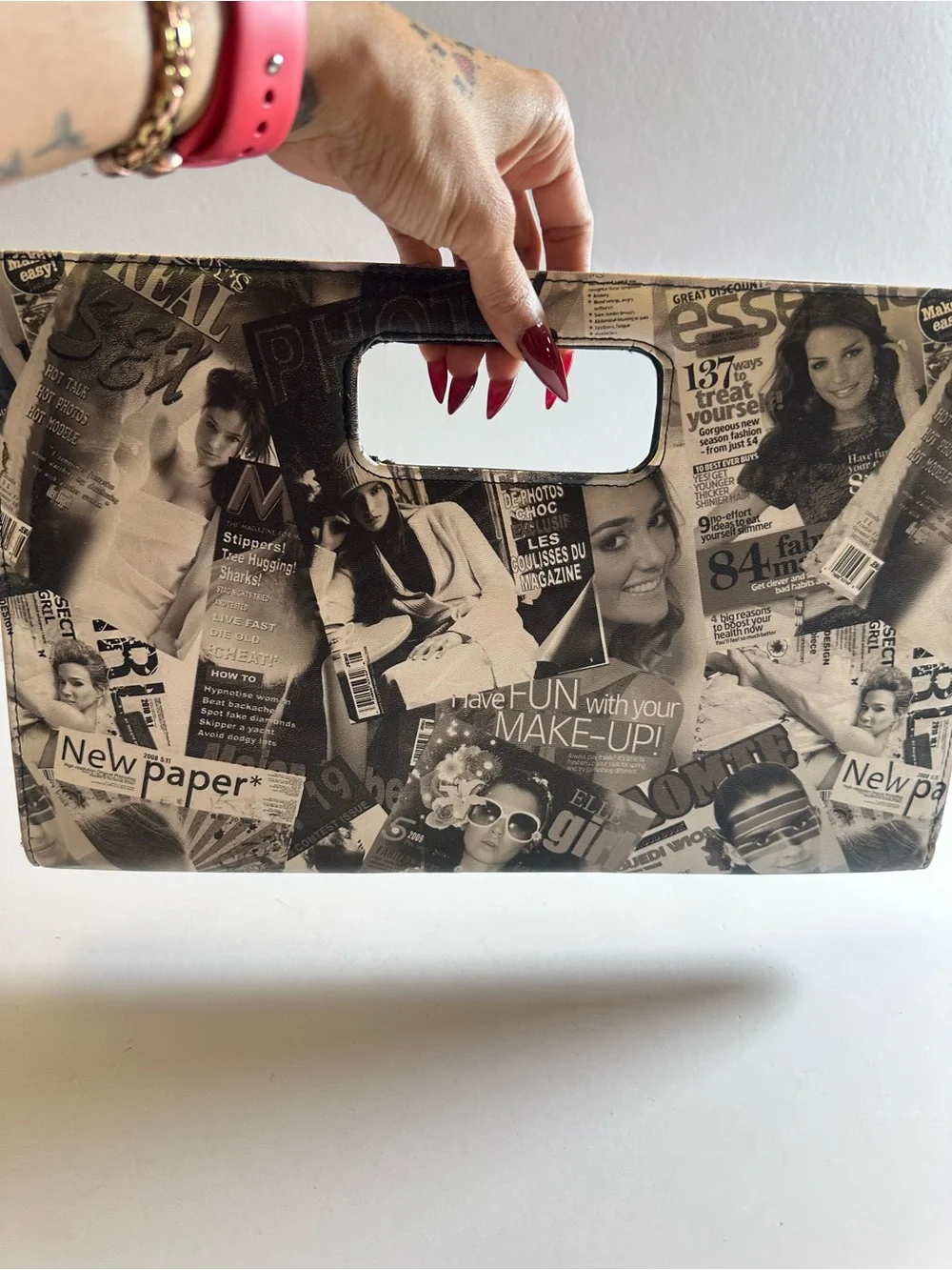 🖤 Y2K IT-GIRL EDITORIAL CLUTCH — BLACK & WHITE MAGAZINE COLLAGE STATEMENT BAG
